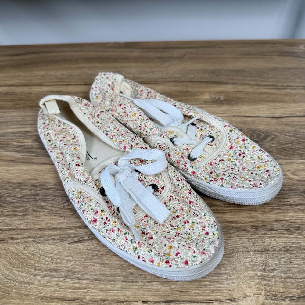Love University Lace Up Sneaker‎ Casual Floral Beige Multicolor Size 7 Women's